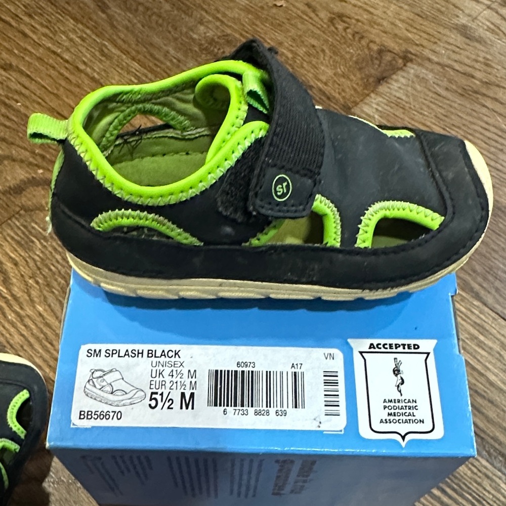 Stride Rite Splash Black Kids Shoes 5.5 baby